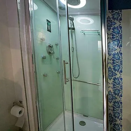 Golfo Delle Sirene לינה וארוחת בוקר 4*