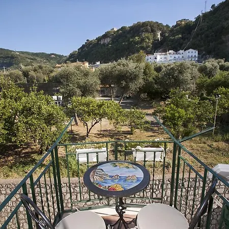 לינה וארוחת בוקר Golfo Delle Sirene 4*